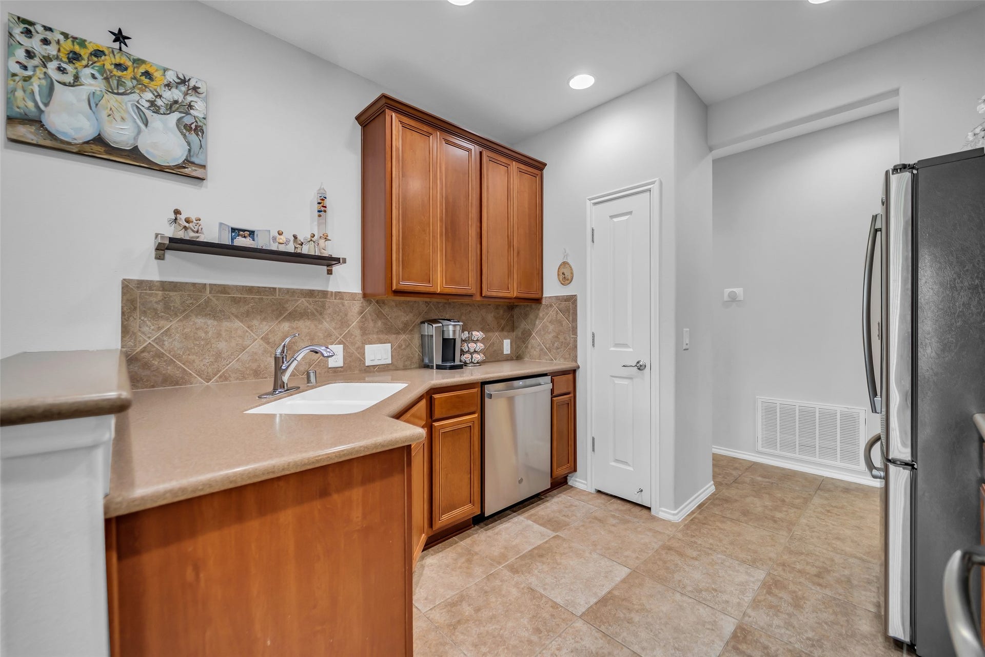 13600 Breton Ridge Street, #20A, Houston, TX 77070 Kitchen with corian countertops