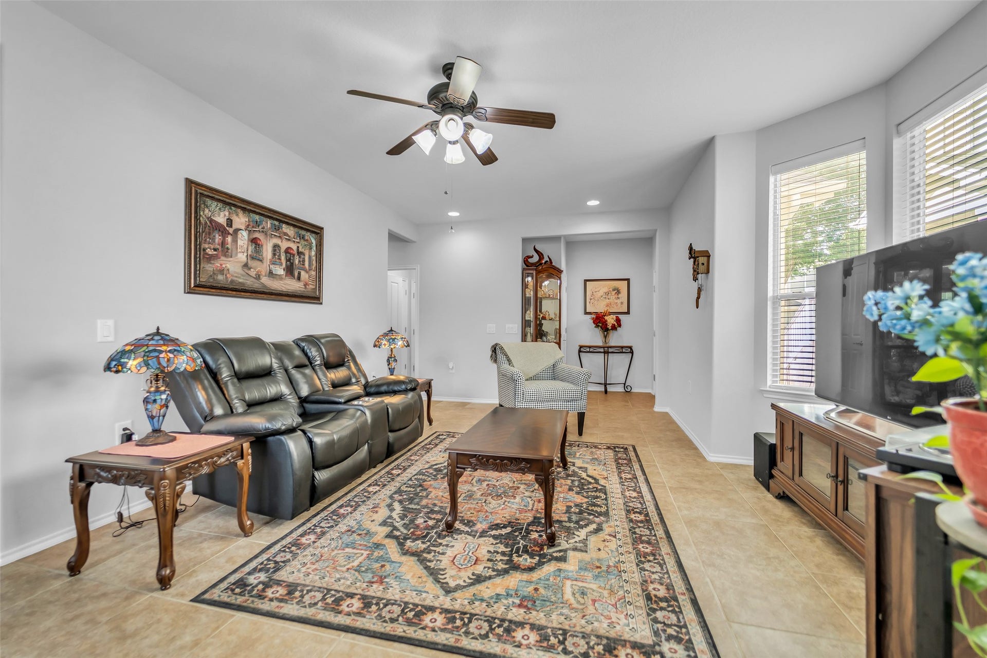 13600 Breton Ridge Street, #20A, Houston, TX 77070 Clean well maintained condo unit low maintenance tile flooring