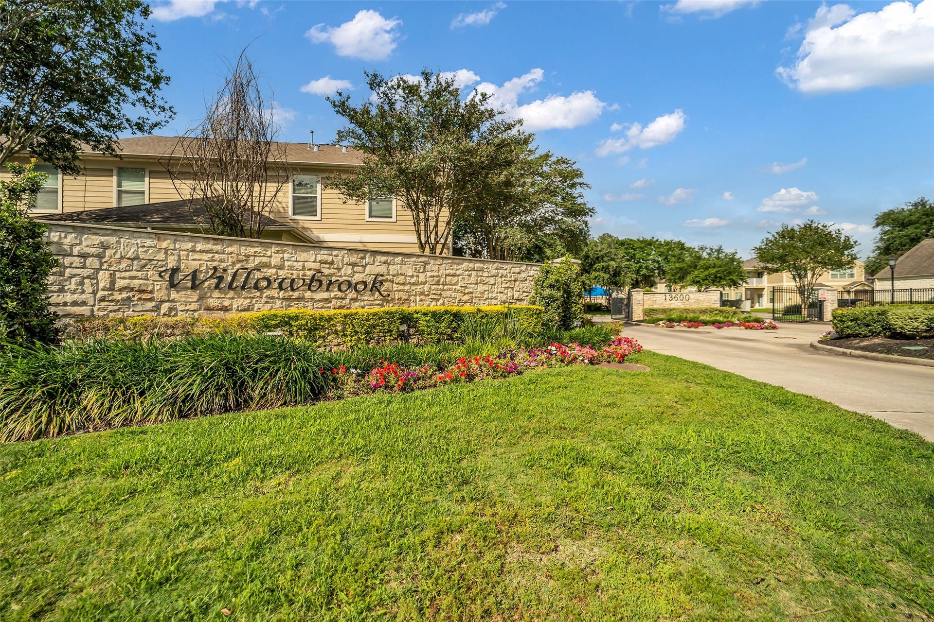 13600 Breton Ridge Street, #20A, Houston, TX 77070 Entrance sign