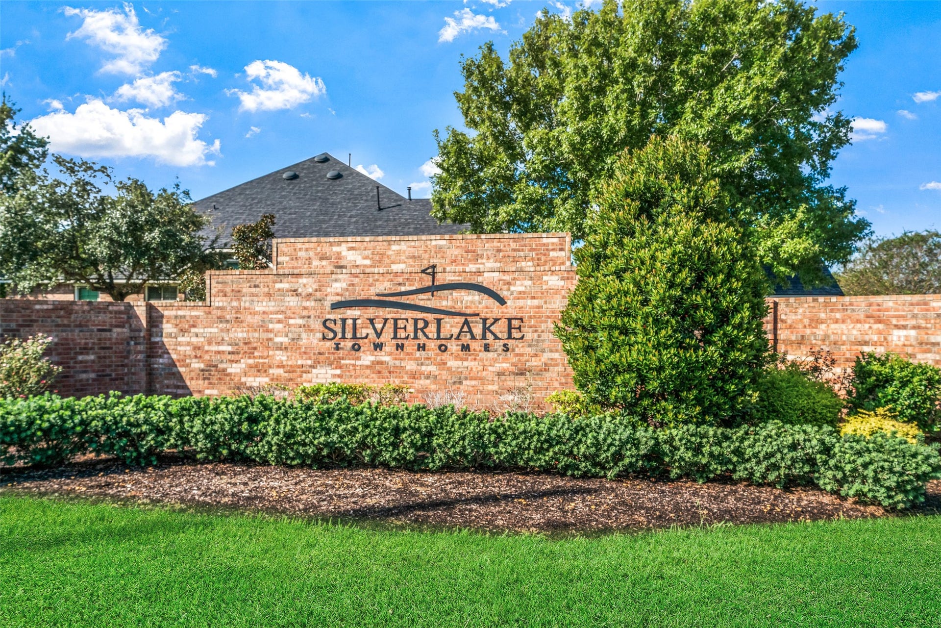 Silverlake Townhomes are within walking distance to one of the four pools in the community.  Silverlake has several pools, parks, walking trails, splash pad, and so much more!  It's a beautiful tree lined master planned community in the heart of Pearland.  This home is a rare find, don't miss out, call to see it TODAY!