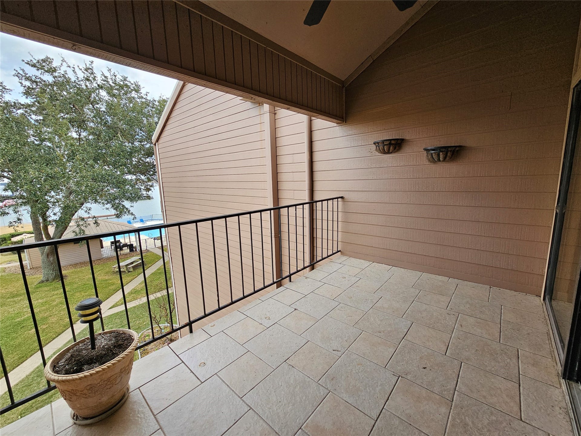 15575 Marina Drive, #323A, Conroe, TX 77356 15575 Marina Drive, #323A, Conroe, TX 77356