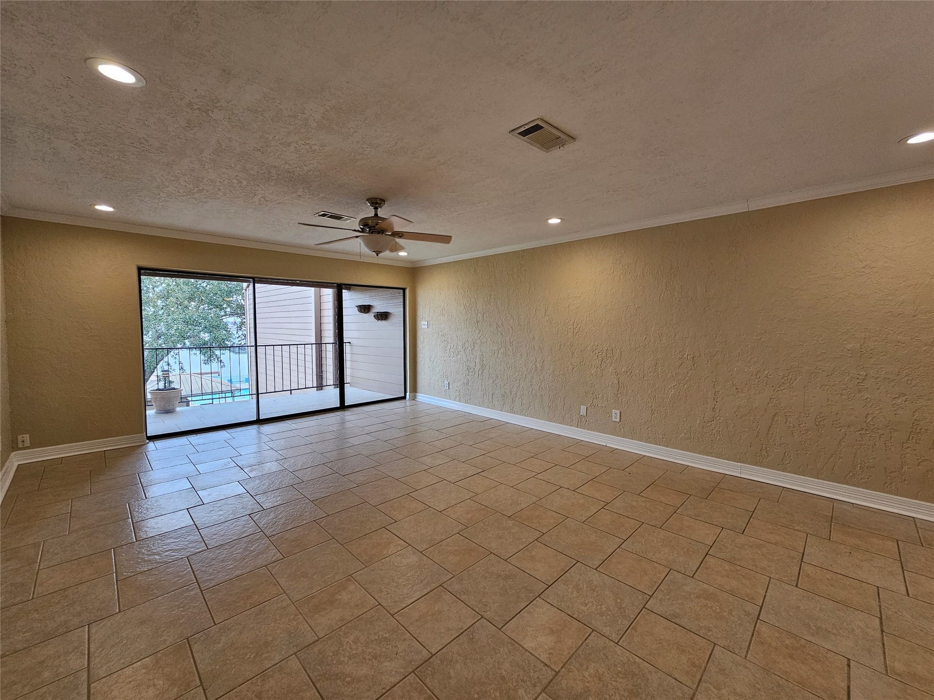 15575 Marina Drive, #323A, Conroe, TX 77356 15575 Marina Drive, #323A, Conroe, TX 77356