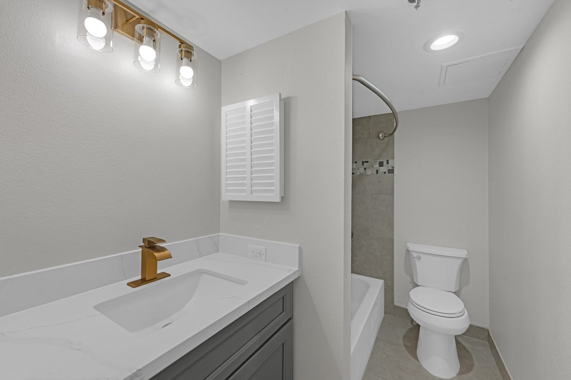 3525 Sage Rd, #304, Houston, TX 77056 3525 Sage Rd, #304, Houston, TX 77056