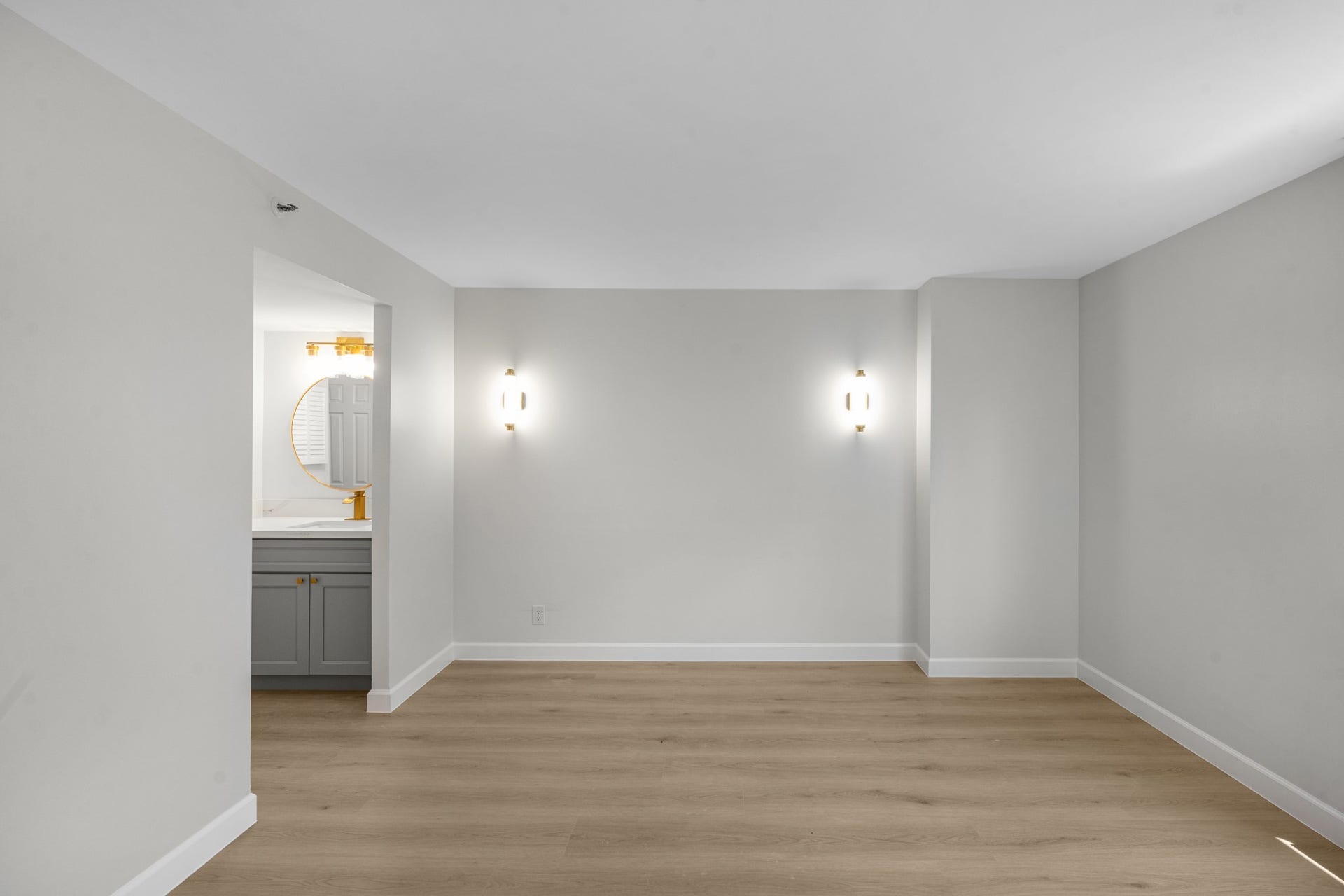 3525 Sage Rd, #304, Houston, TX 77056 Virtually staged