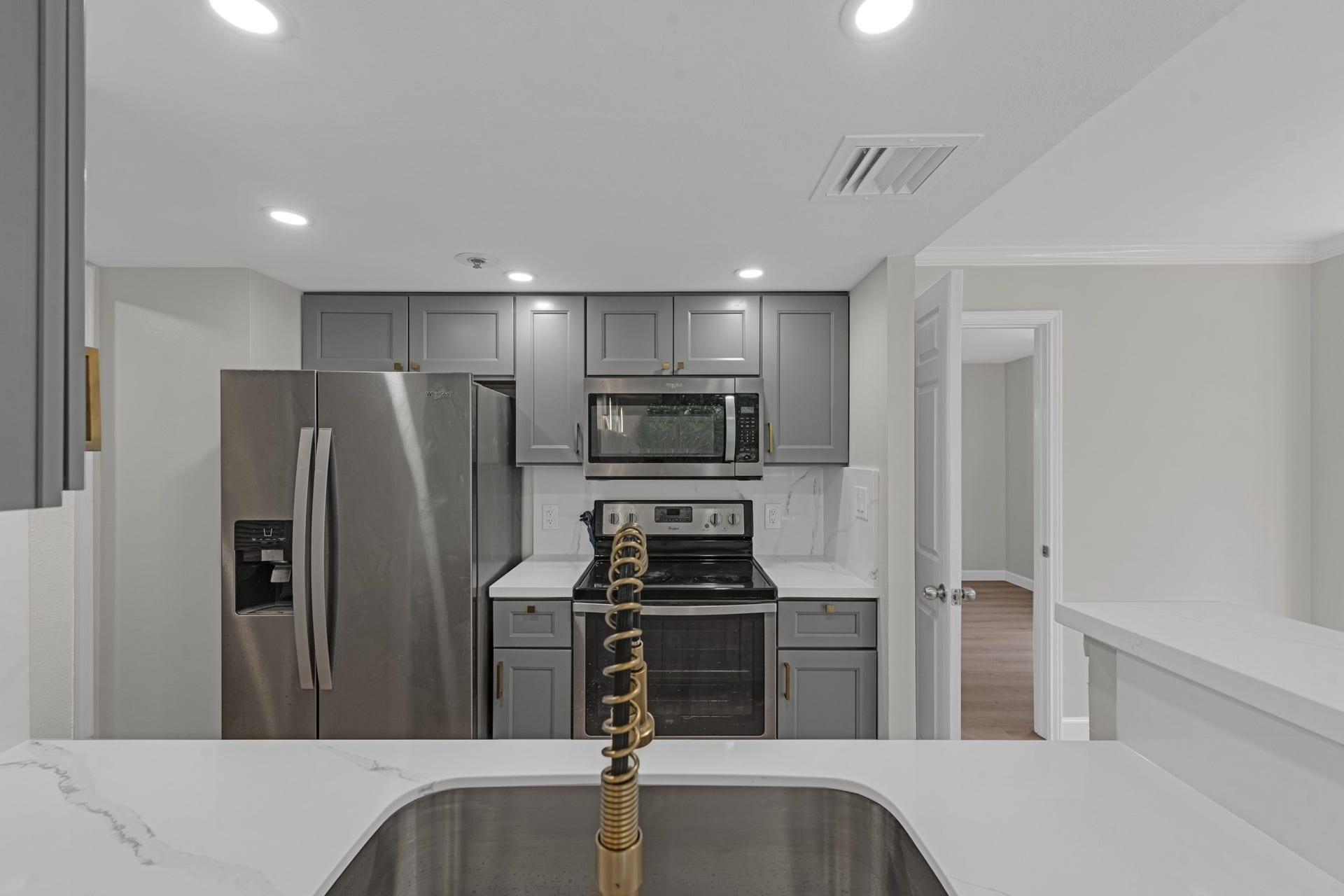 3525 Sage Rd, #304, Houston, TX 77056 3525 Sage Rd, #304, Houston, TX 77056
