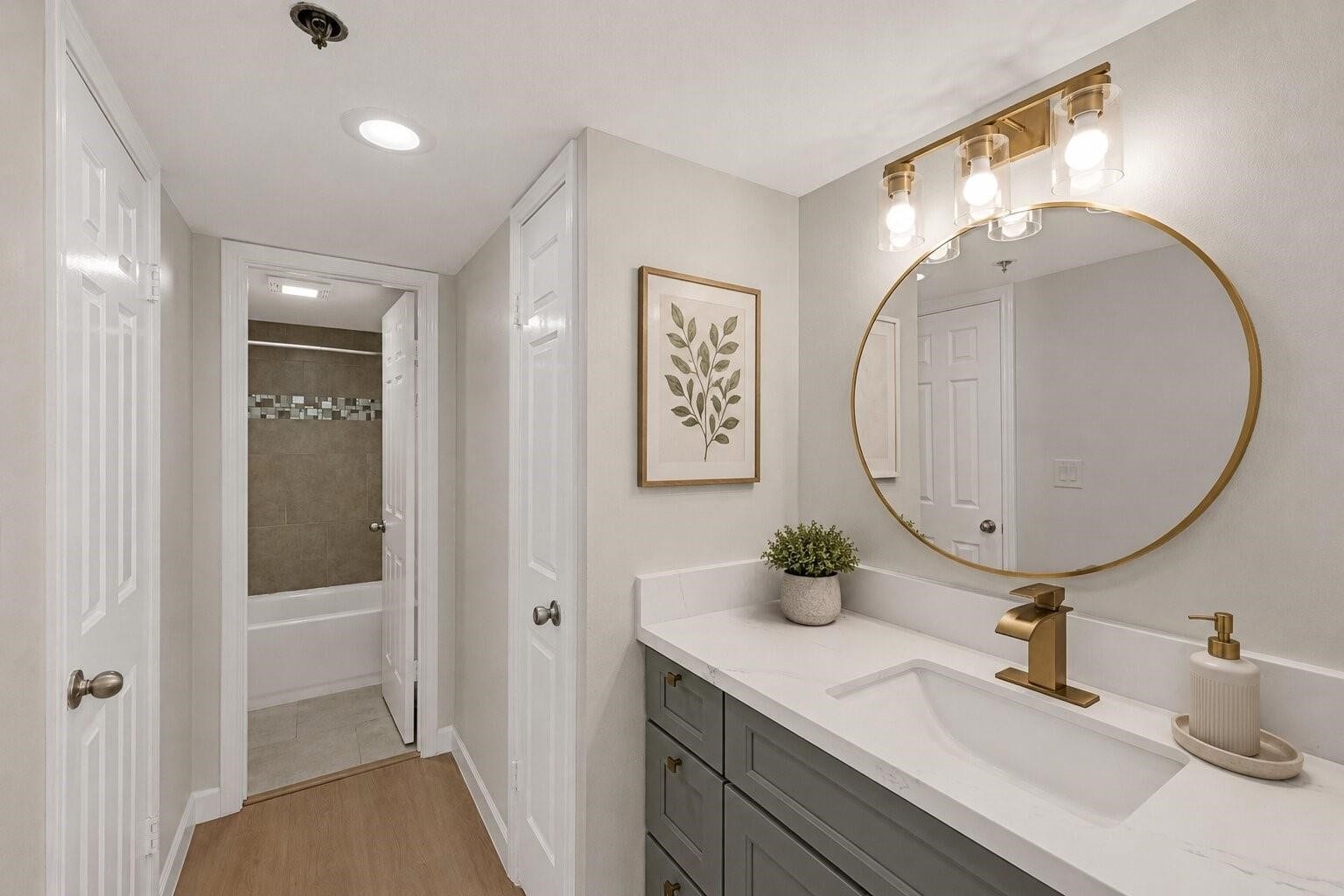 3525 Sage Rd, #304, Houston, TX 77056 Virtually staged