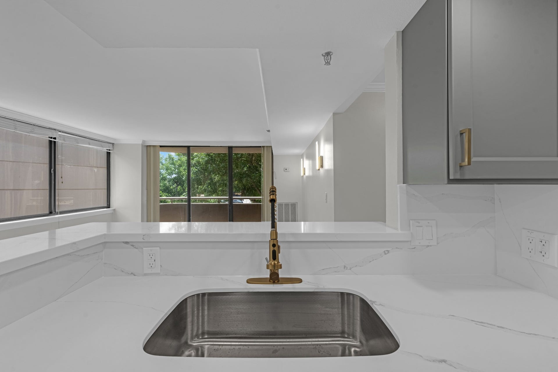 3525 Sage Rd, #304, Houston, TX 77056 3525 Sage Rd, #304, Houston, TX 77056