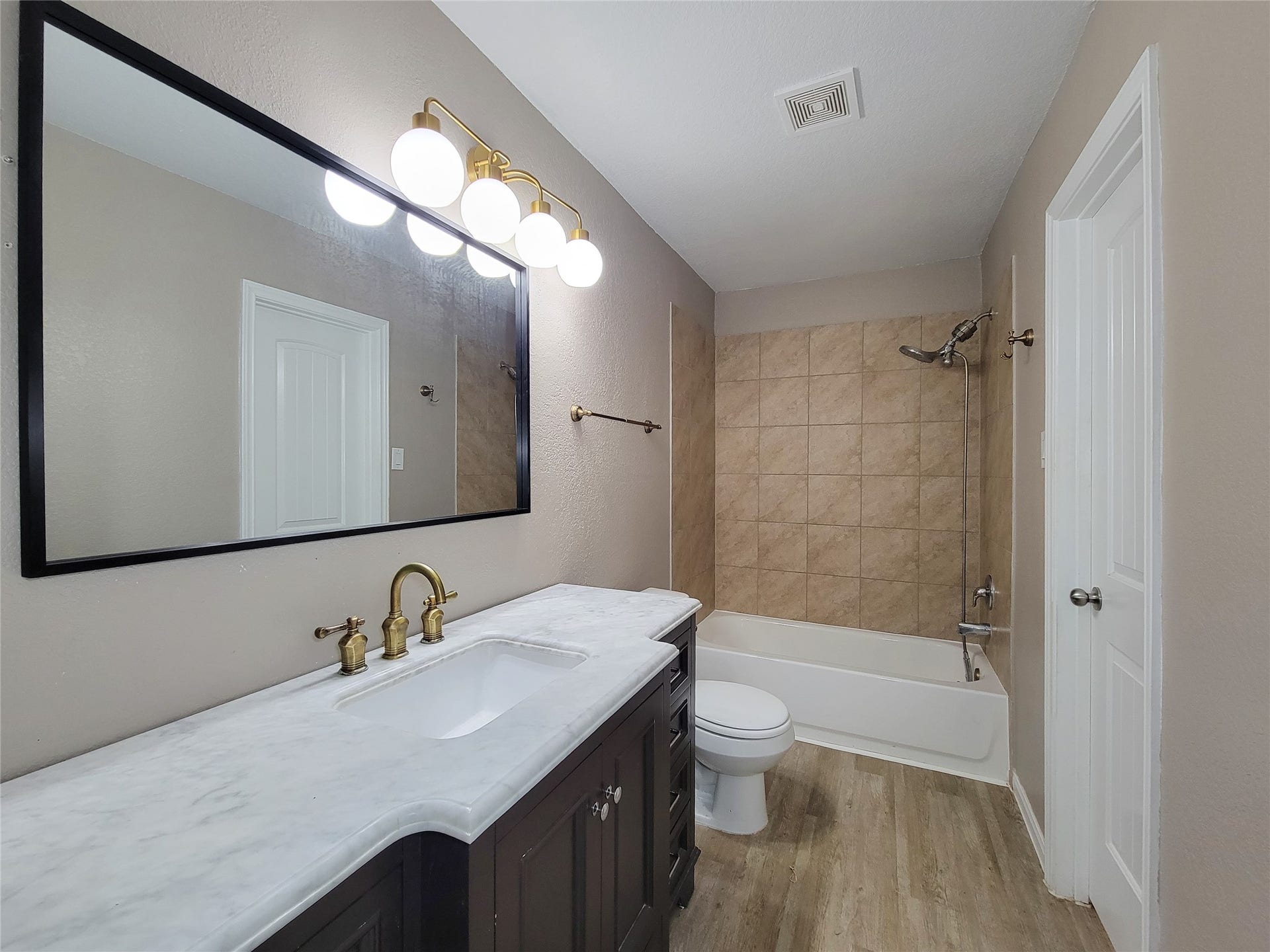 20 Carol Court, Brookshire, TX 77423 20 Carol Court, Brookshire, TX 77423
