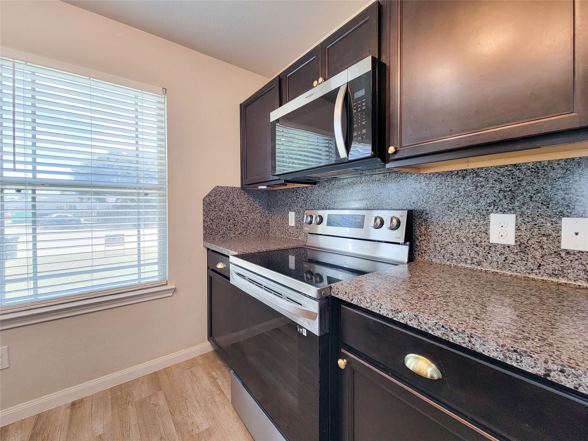 20 Carol Court, Brookshire, TX 77423 20 Carol Court, Brookshire, TX 77423