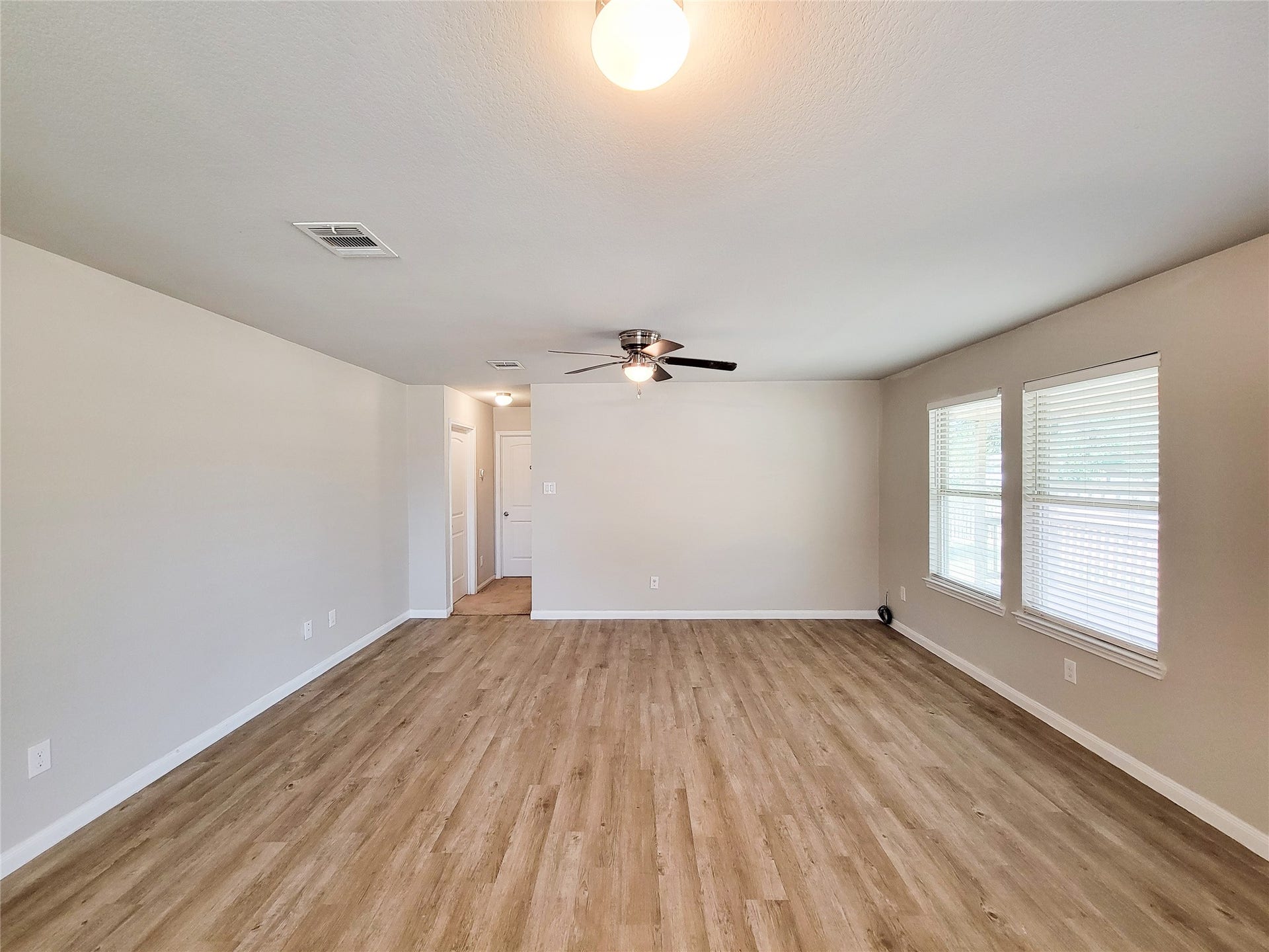 20 Carol Court, Brookshire, TX 77423 20 Carol Court, Brookshire, TX 77423