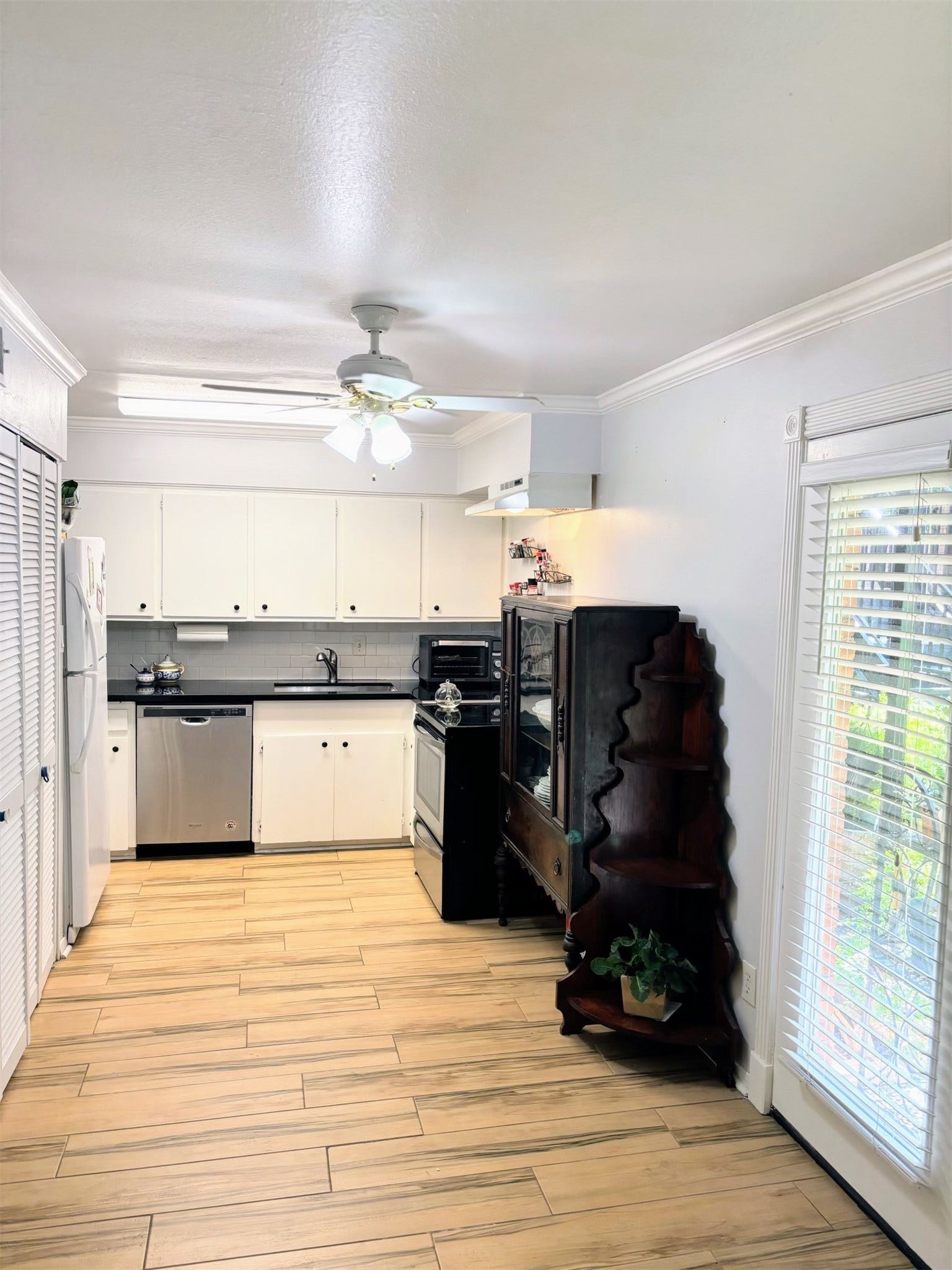 3928 W Alabama Street, #11, Houston, TX 77027 3928 W Alabama Street, #11, Houston, TX 77027