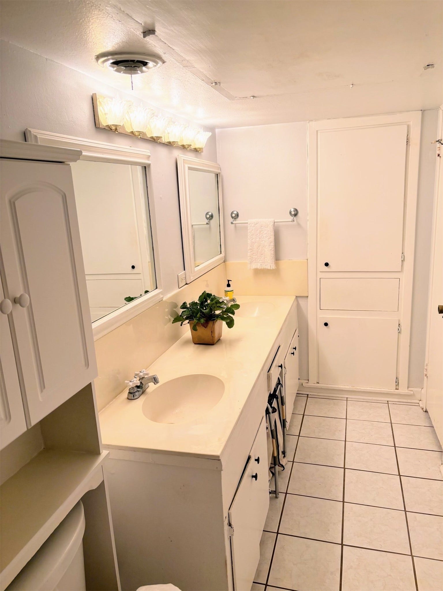 3928 W Alabama Street, #11, Houston, TX 77027 3928 W Alabama Street, #11, Houston, TX 77027