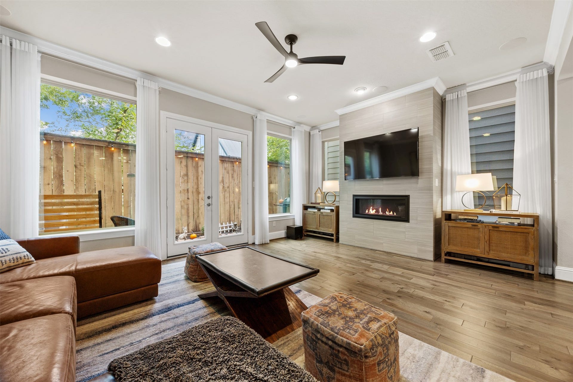 1006 Shepherd Oaks Drive, Houston, TX 77018 1006 Shepherd Oaks Drive, Houston, TX 77018