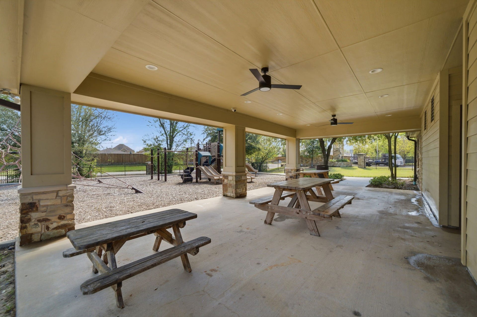 7618 Willow School Drive, Spring, TX 77389