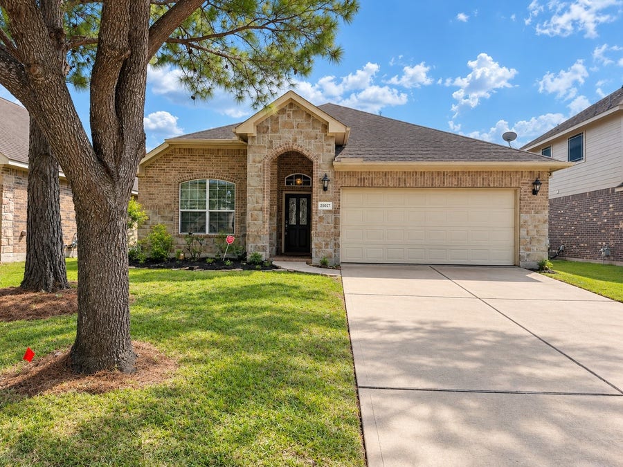 Property photo for 25027 Lakecrest Manor Drive, Katy, TX