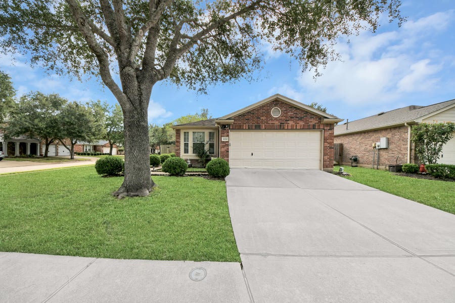 Property photo for 3030 Red Stag Pass, Missouri City, TX