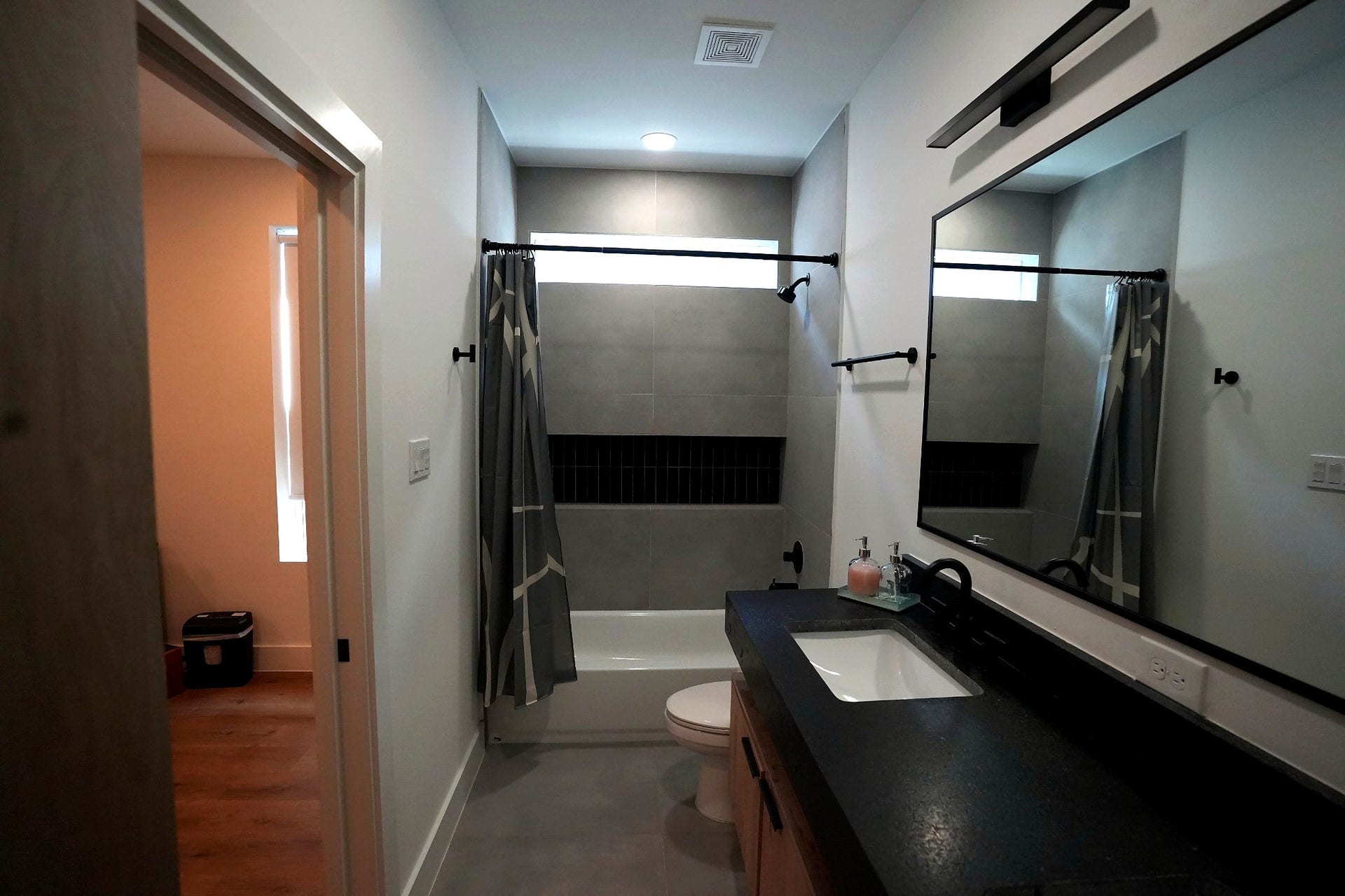 2205 Staples Street, #C, Houston, TX 77026 2205 Staples Street, #C, Houston, TX 77026