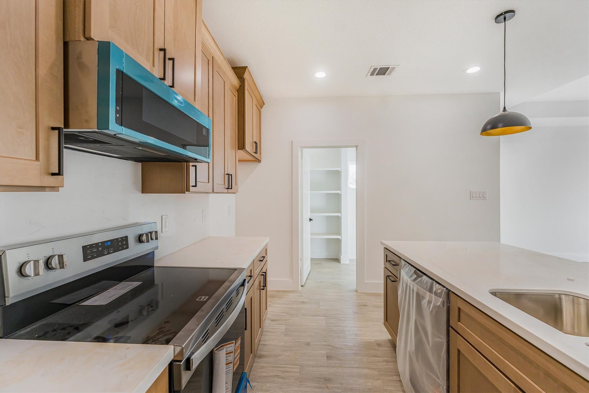 10703 Hillside Drive, Montgomery, TX 77356 10703 Hillside Drive, Montgomery, TX 77356