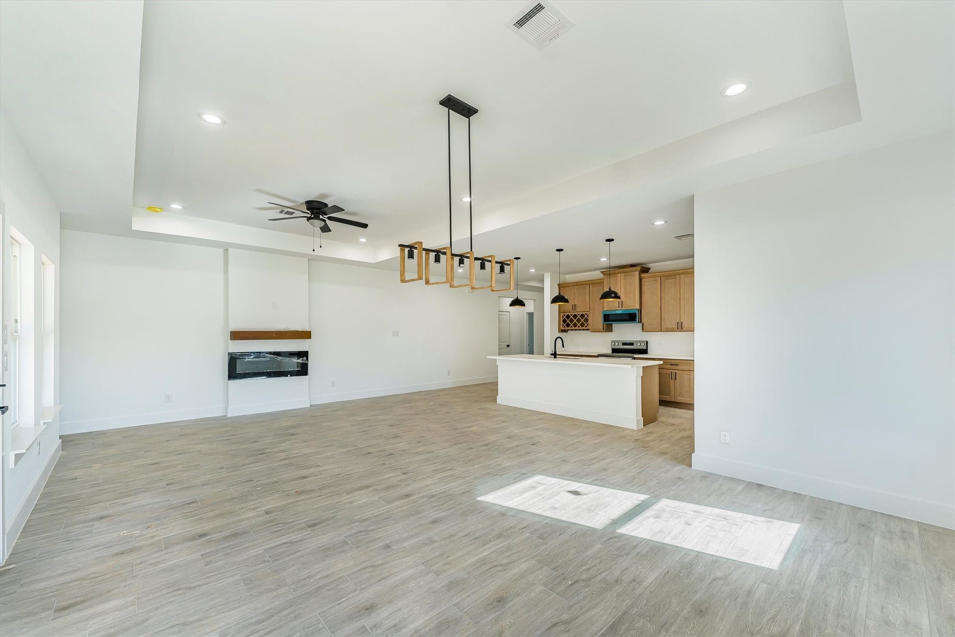 10703 Hillside Drive, Montgomery, TX 77356 10703 Hillside Drive, Montgomery, TX 77356