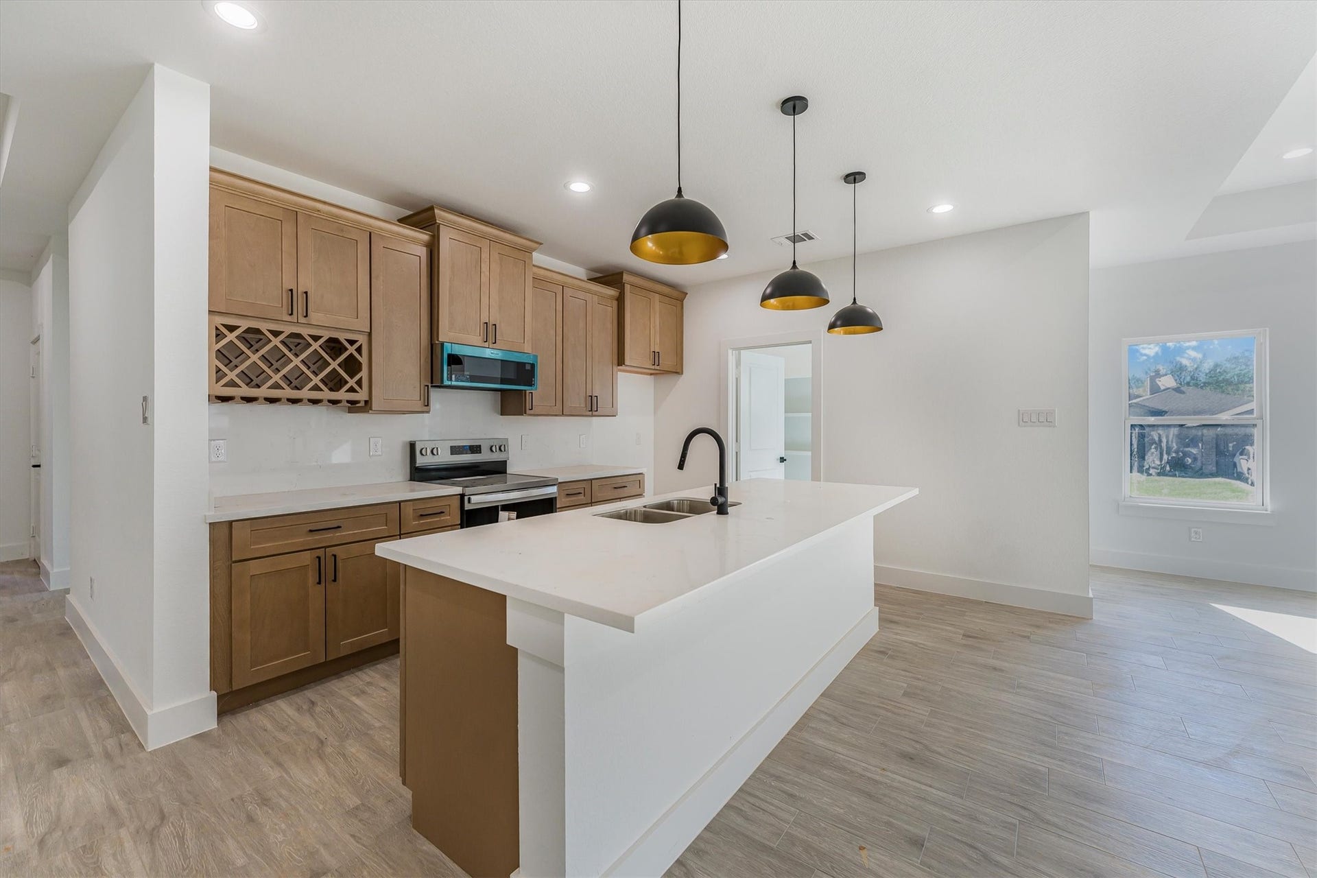 10703 Hillside Drive, Montgomery, TX 77356 10703 Hillside Drive, Montgomery, TX 77356