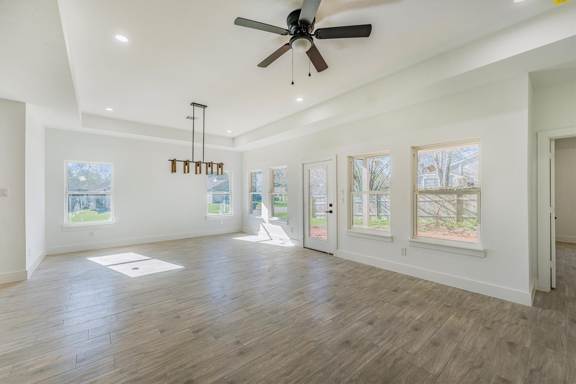 10703 Hillside Drive, Montgomery, TX 77356 10703 Hillside Drive, Montgomery, TX 77356