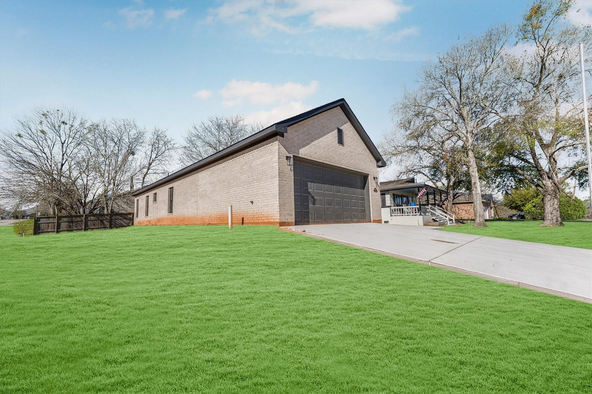 10703 Hillside Drive, Montgomery, TX 77356 10703 Hillside Drive, Montgomery, TX 77356