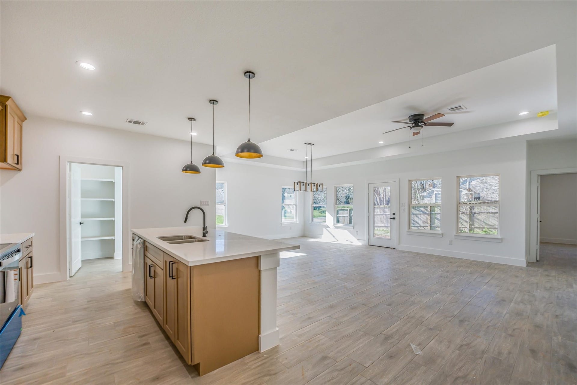 10703 Hillside Drive, Montgomery, TX 77356 10703 Hillside Drive, Montgomery, TX 77356