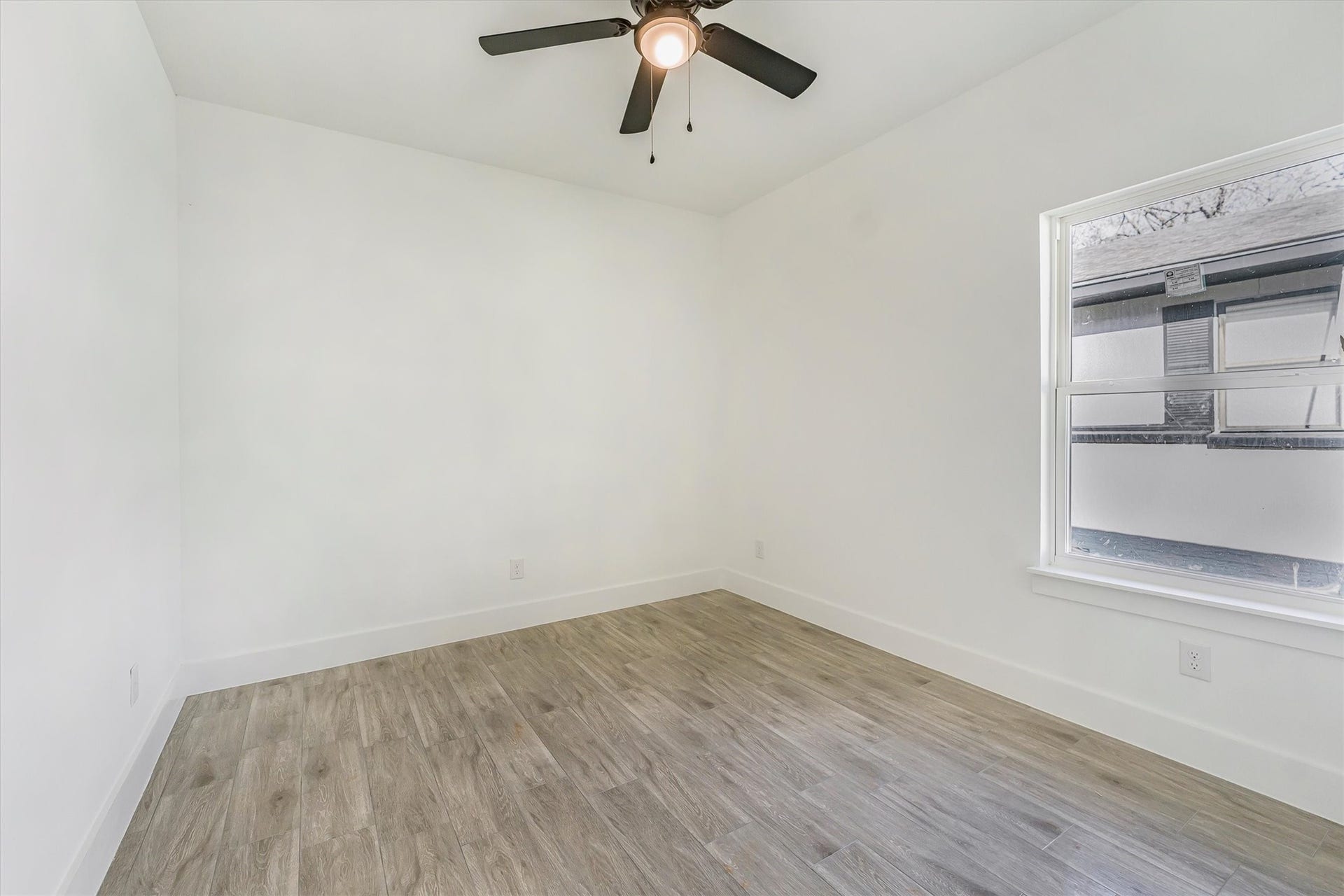10703 Hillside Drive, Montgomery, TX 77356 10703 Hillside Drive, Montgomery, TX 77356