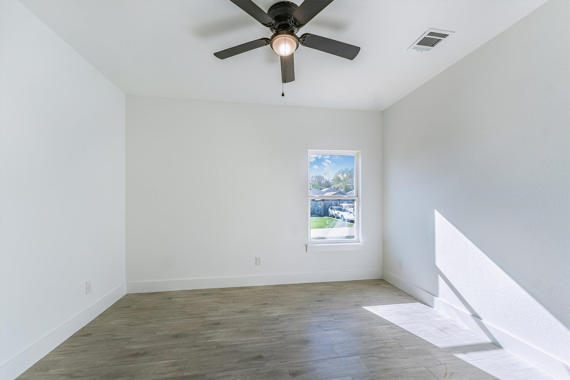 10703 Hillside Drive, Montgomery, TX 77356 10703 Hillside Drive, Montgomery, TX 77356