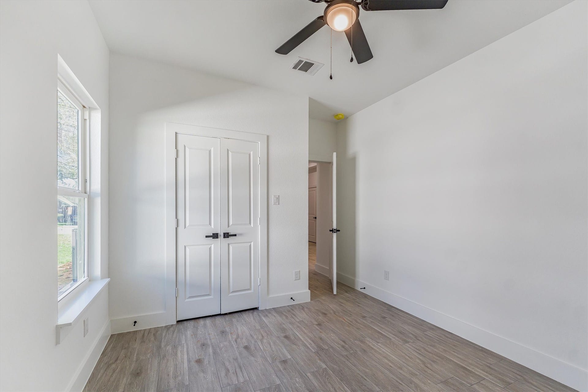 10703 Hillside Drive, Montgomery, TX 77356 10703 Hillside Drive, Montgomery, TX 77356