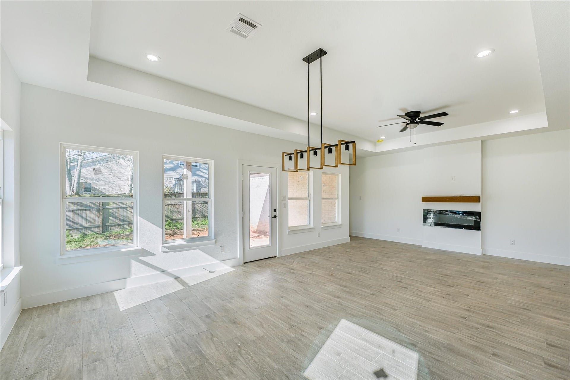 10703 Hillside Drive, Montgomery, TX 77356 10703 Hillside Drive, Montgomery, TX 77356