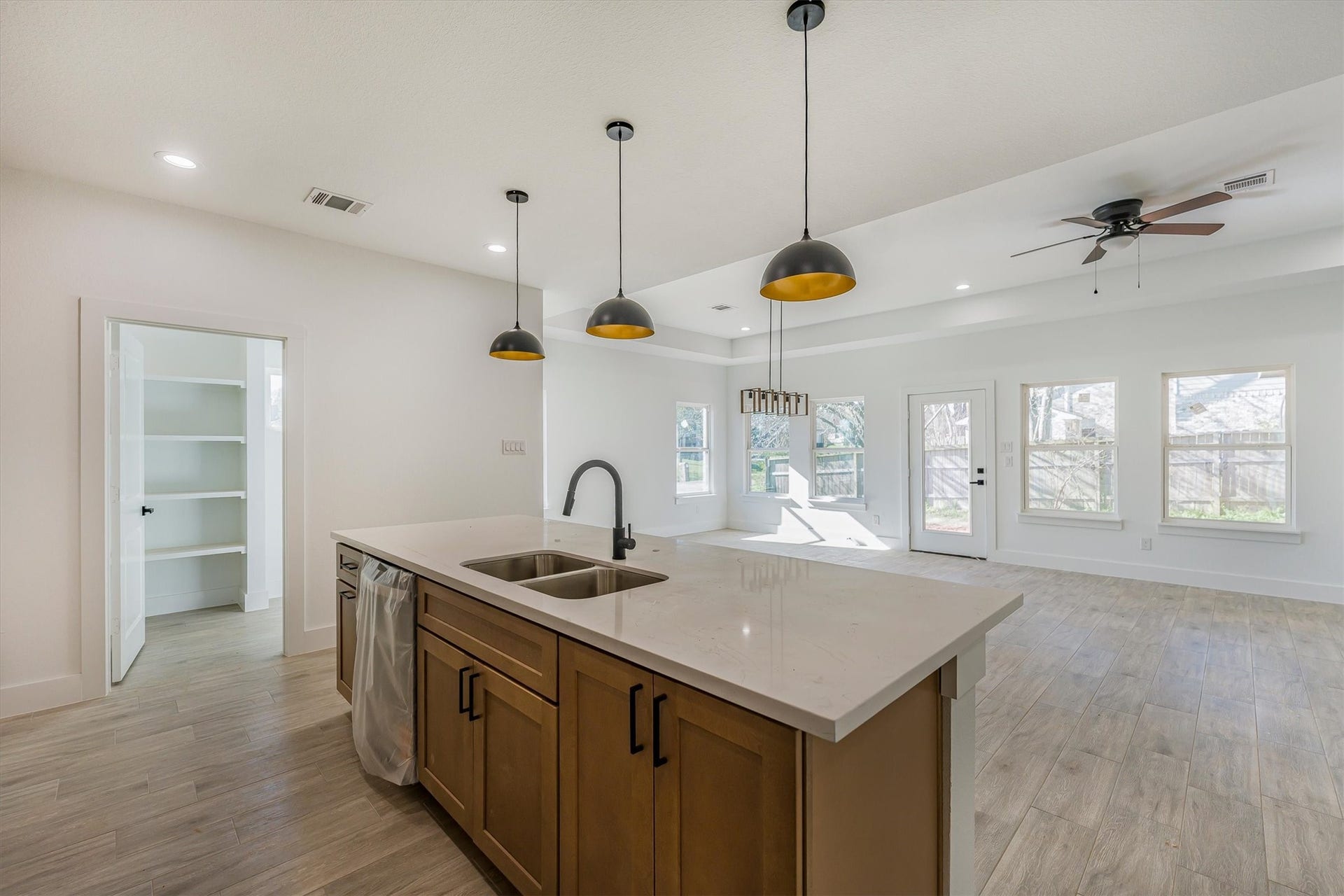 10703 Hillside Drive, Montgomery, TX 77356 10703 Hillside Drive, Montgomery, TX 77356