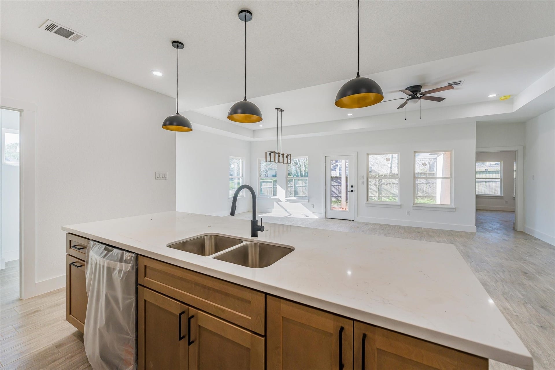 10703 Hillside Drive, Montgomery, TX 77356 10703 Hillside Drive, Montgomery, TX 77356