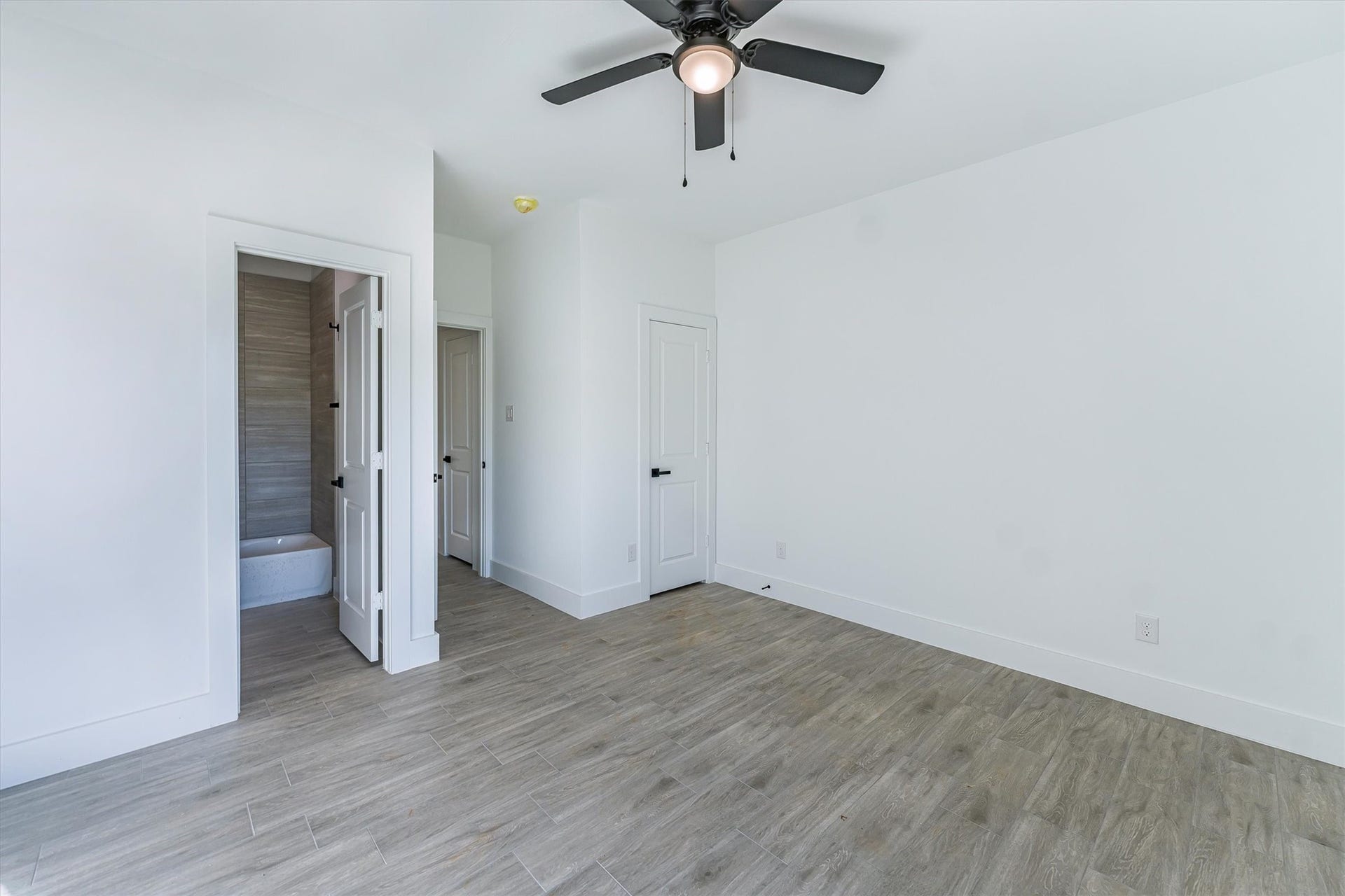 10703 Hillside Drive, Montgomery, TX 77356 10703 Hillside Drive, Montgomery, TX 77356