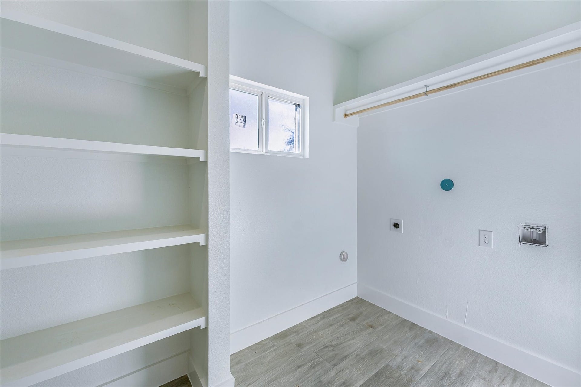 10703 Hillside Drive, Montgomery, TX 77356 10703 Hillside Drive, Montgomery, TX 77356
