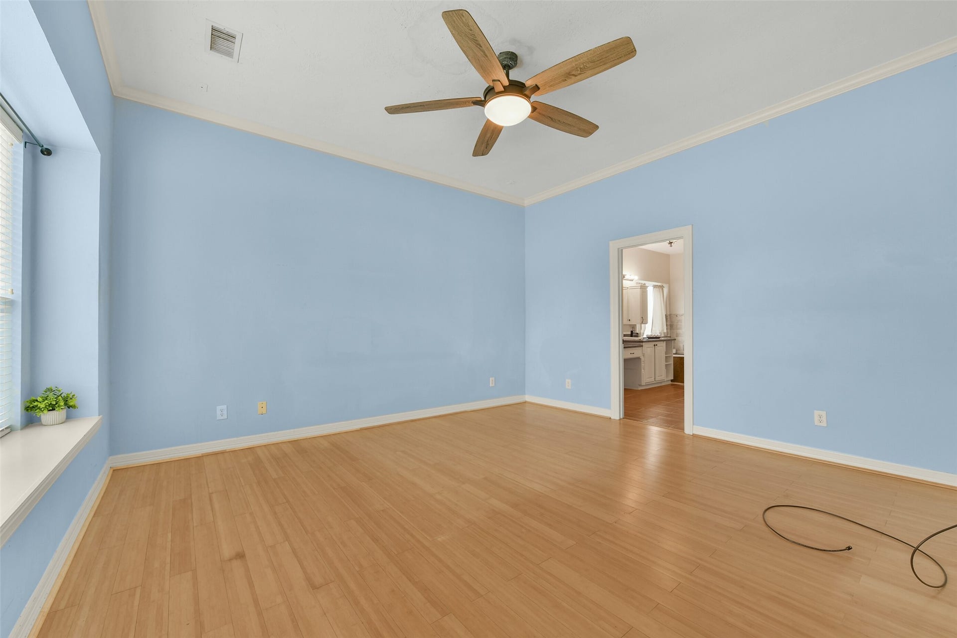 11003 Pinewood Court, La Porte, TX 77571 Primary Bedroom