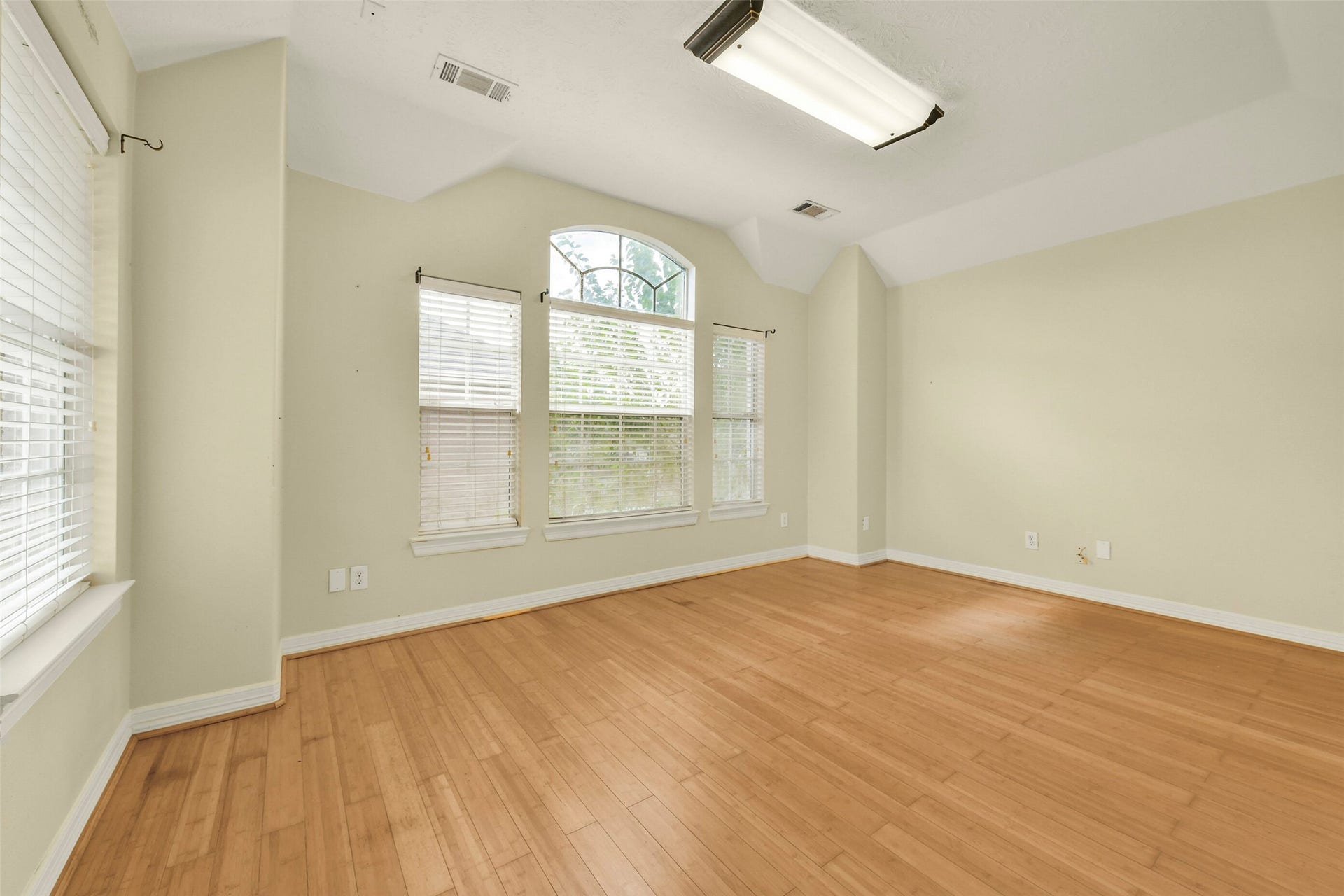 11003 Pinewood Court, La Porte, TX 77571 Secondary Bedroom 1