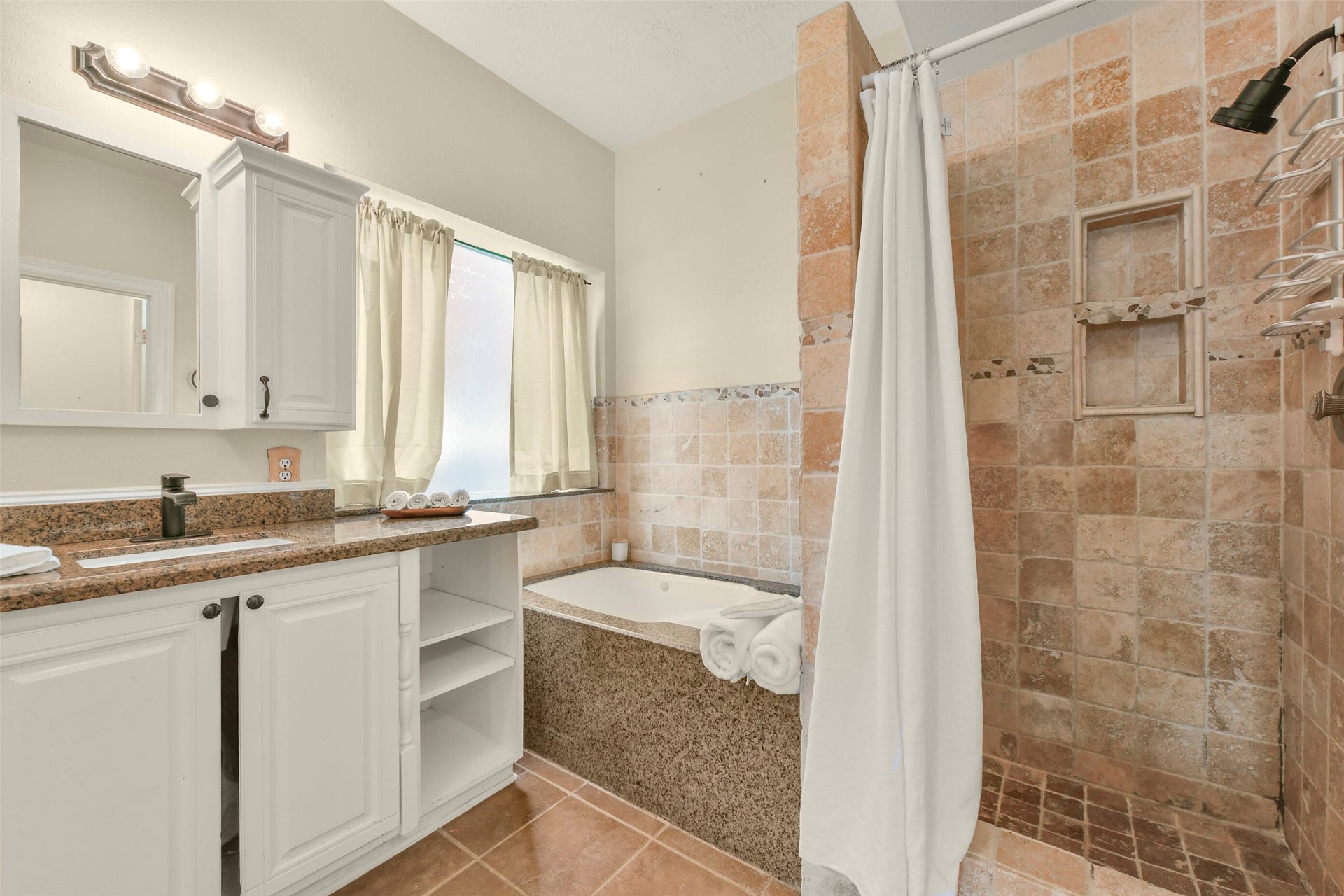 11003 Pinewood Court, La Porte, TX 77571 Jetted tub and seperate shower in primary bathroom