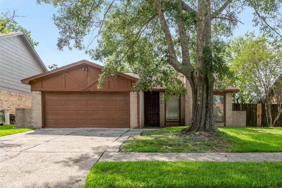 Property photo for 20035 Dawn Mist Drive, Humble, TX