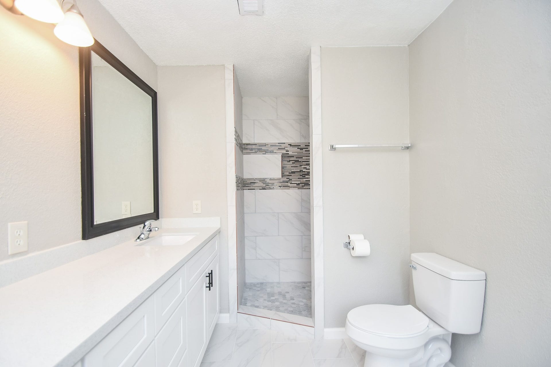 21707 Park Valley Drive, Katy, TX 77450 fabulous master with large shower
