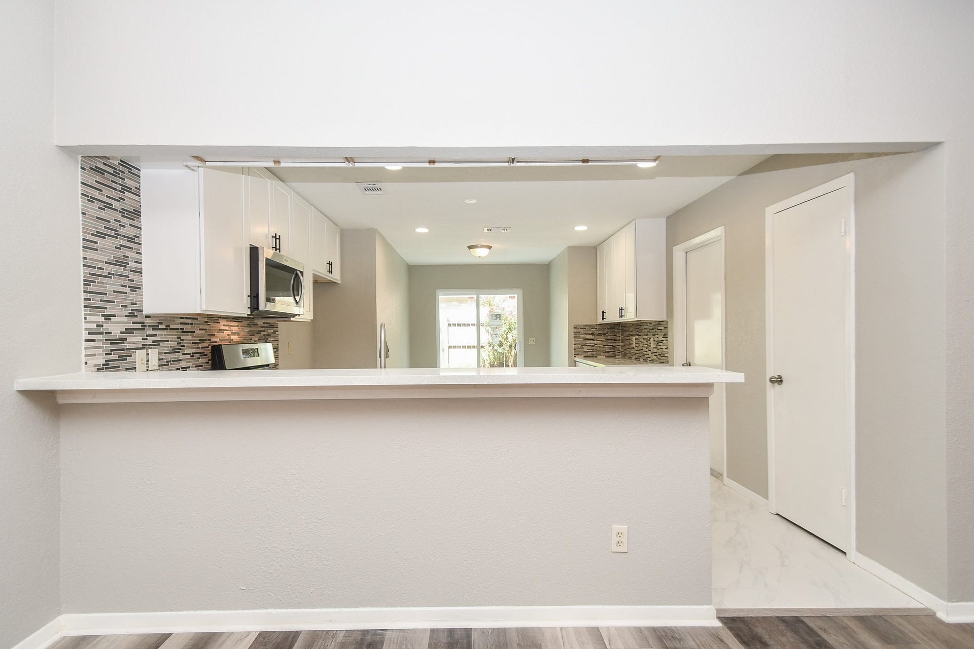 21707 Park Valley Drive, Katy, TX 77450 bar seating