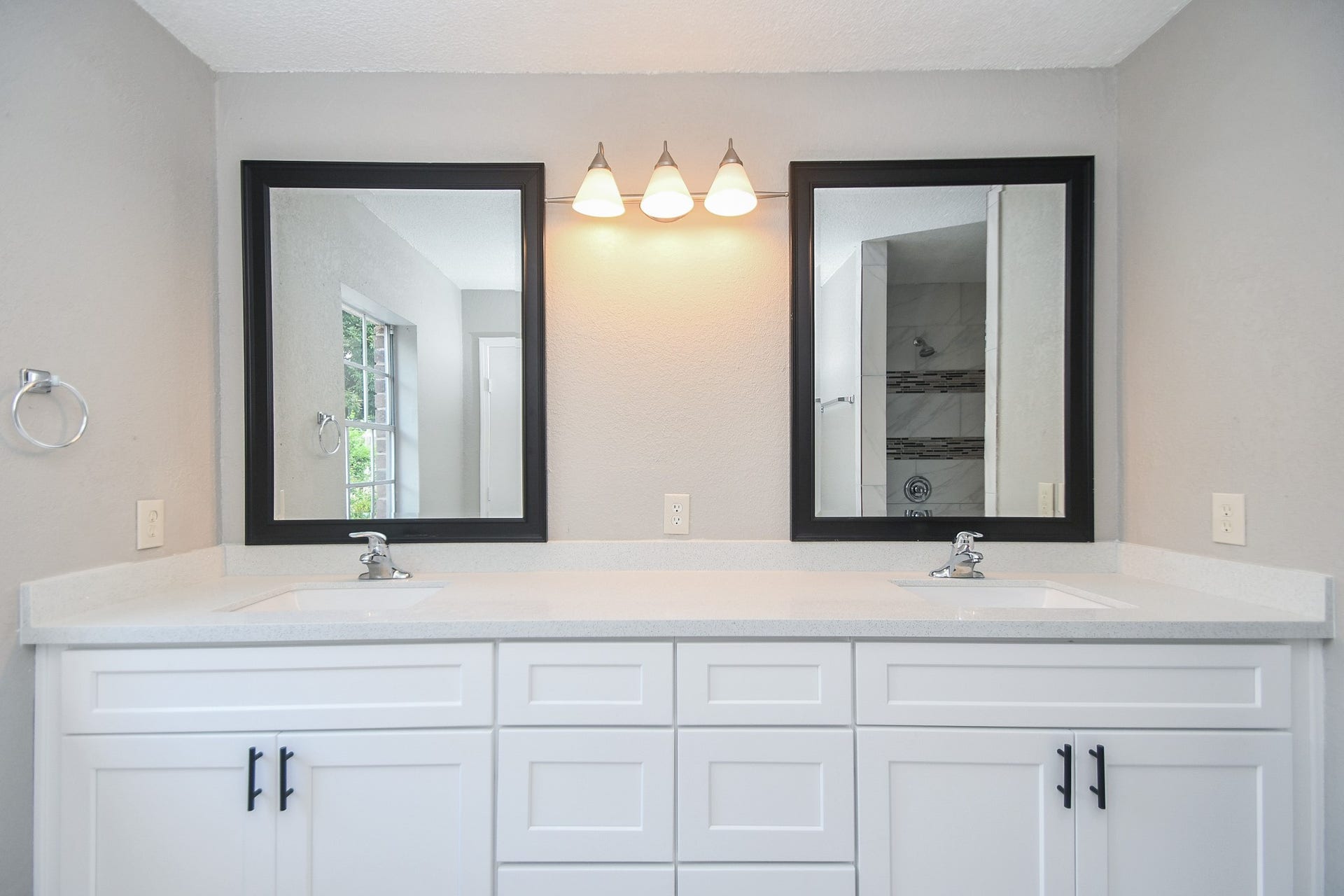 21707 Park Valley Drive, Katy, TX 77450 double sinks in master with tons of counter and cabinet space
