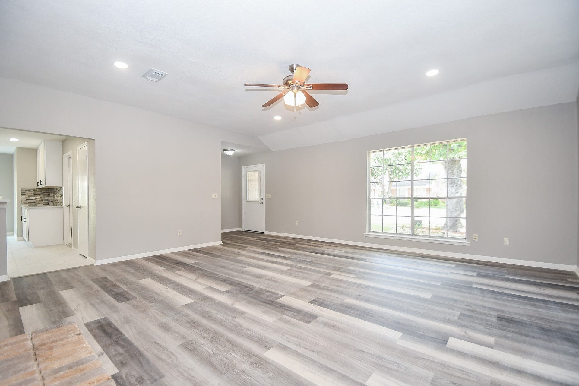 21707 Park Valley Drive, Katy, TX 77450 huge living room