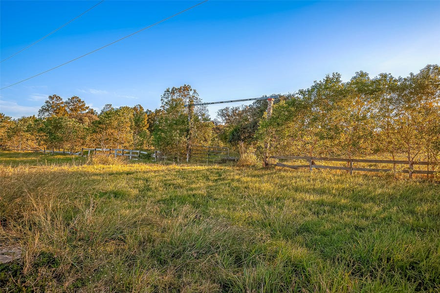 Property photo for 2830 County Road 290, Angleton, TX
