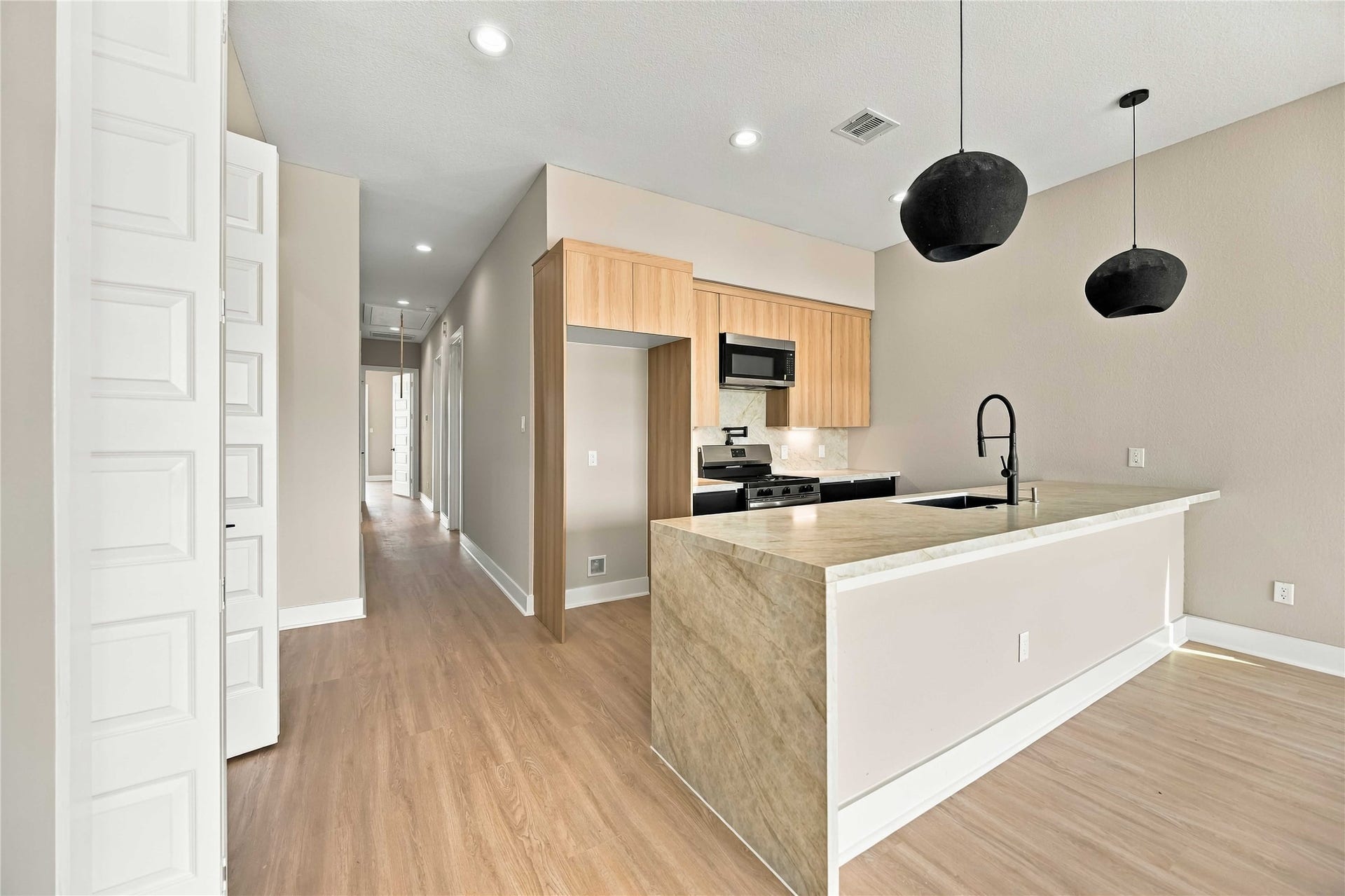 3503 Rebecca Street, #E/F, Houston, TX 77021 3503 Rebecca Street, #E/F, Houston, TX 77021