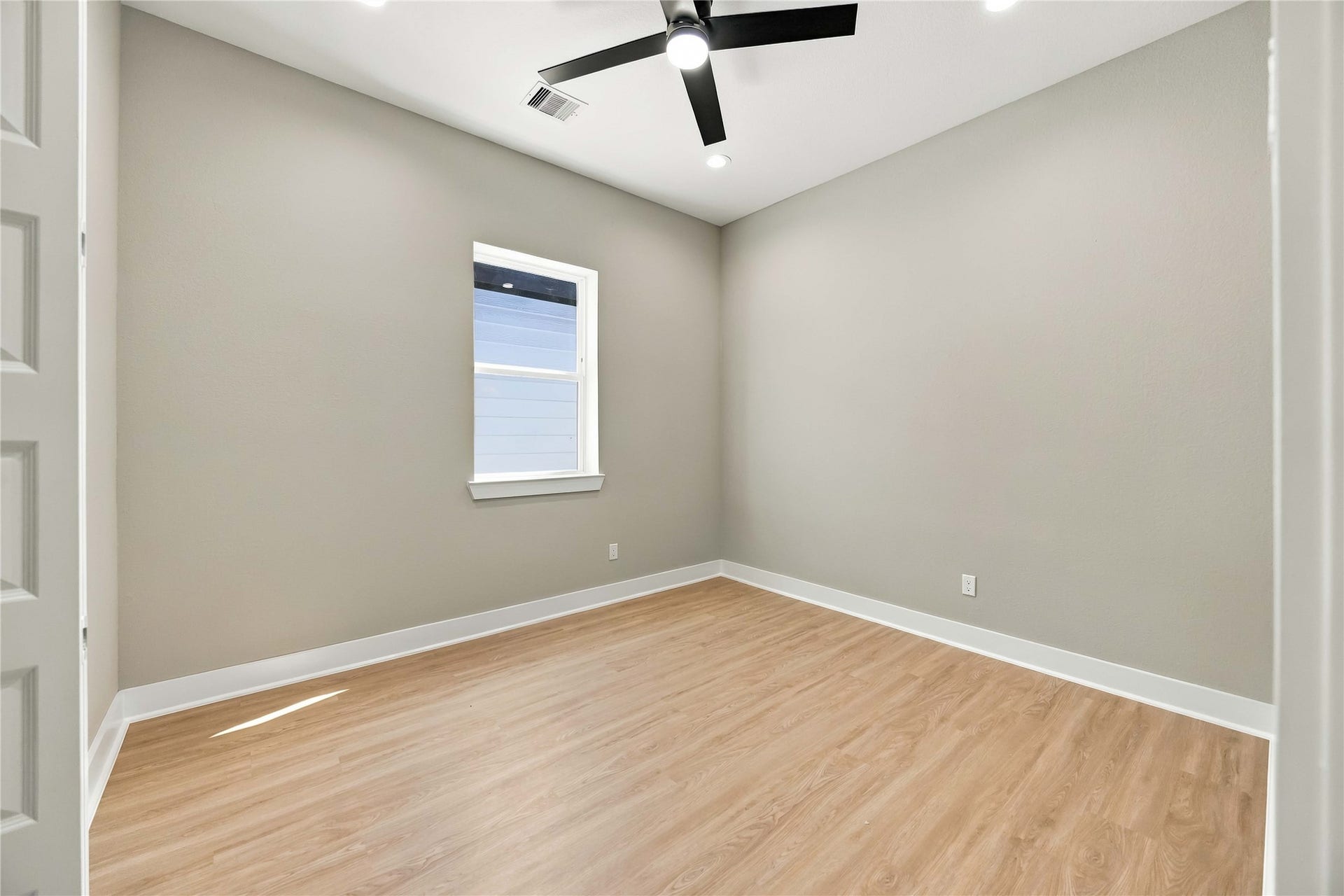 3503 Rebecca Street, #E/F, Houston, TX 77021 3503 Rebecca Street, #E/F, Houston, TX 77021