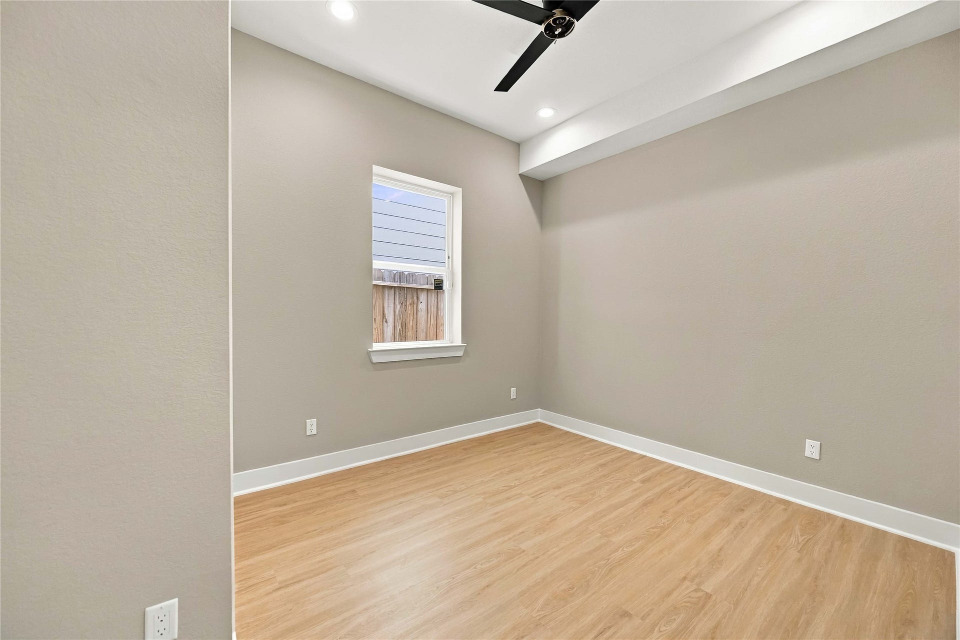 3503 Rebecca Street, #E/F, Houston, TX 77021 3503 Rebecca Street, #E/F, Houston, TX 77021