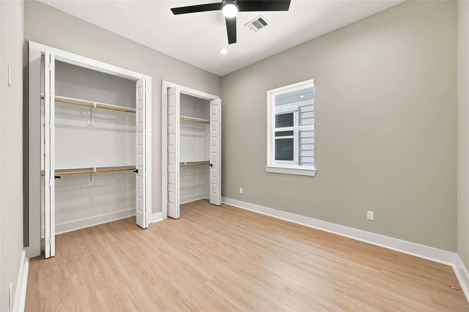 3503 Rebecca Street, #E/F, Houston, TX 77021 3503 Rebecca Street, #E/F, Houston, TX 77021