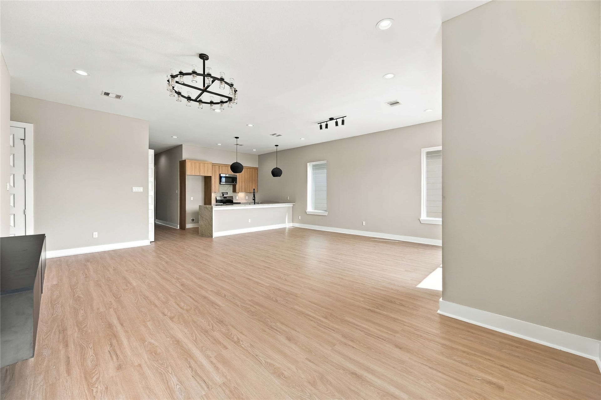 3503 Rebecca Street, #E/F, Houston, TX 77021 3503 Rebecca Street, #E/F, Houston, TX 77021