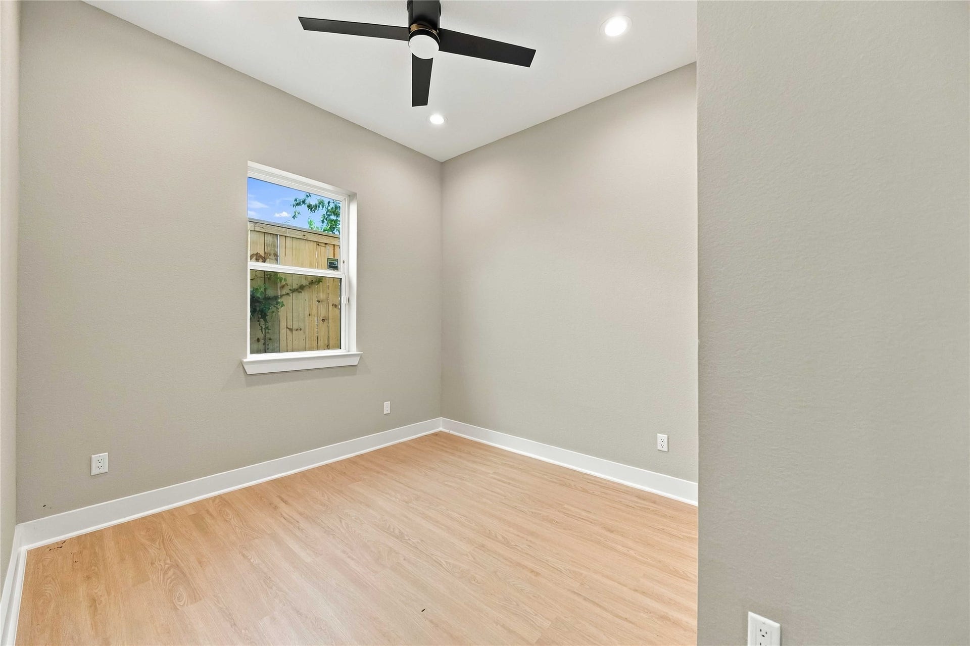 3503 Rebecca Street, #E/F, Houston, TX 77021 3503 Rebecca Street, #E/F, Houston, TX 77021